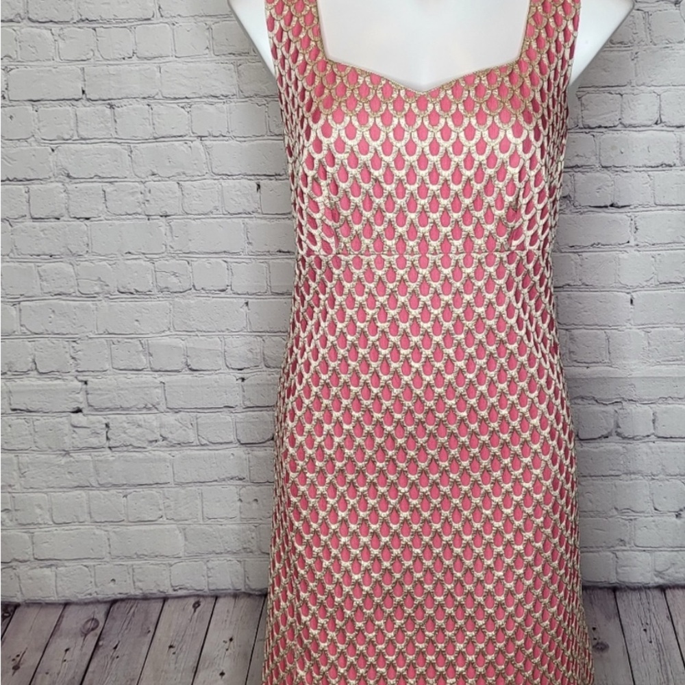 Lilly Pulitzer Pink and Gold Sleeveless Patterned Shift Dress.
